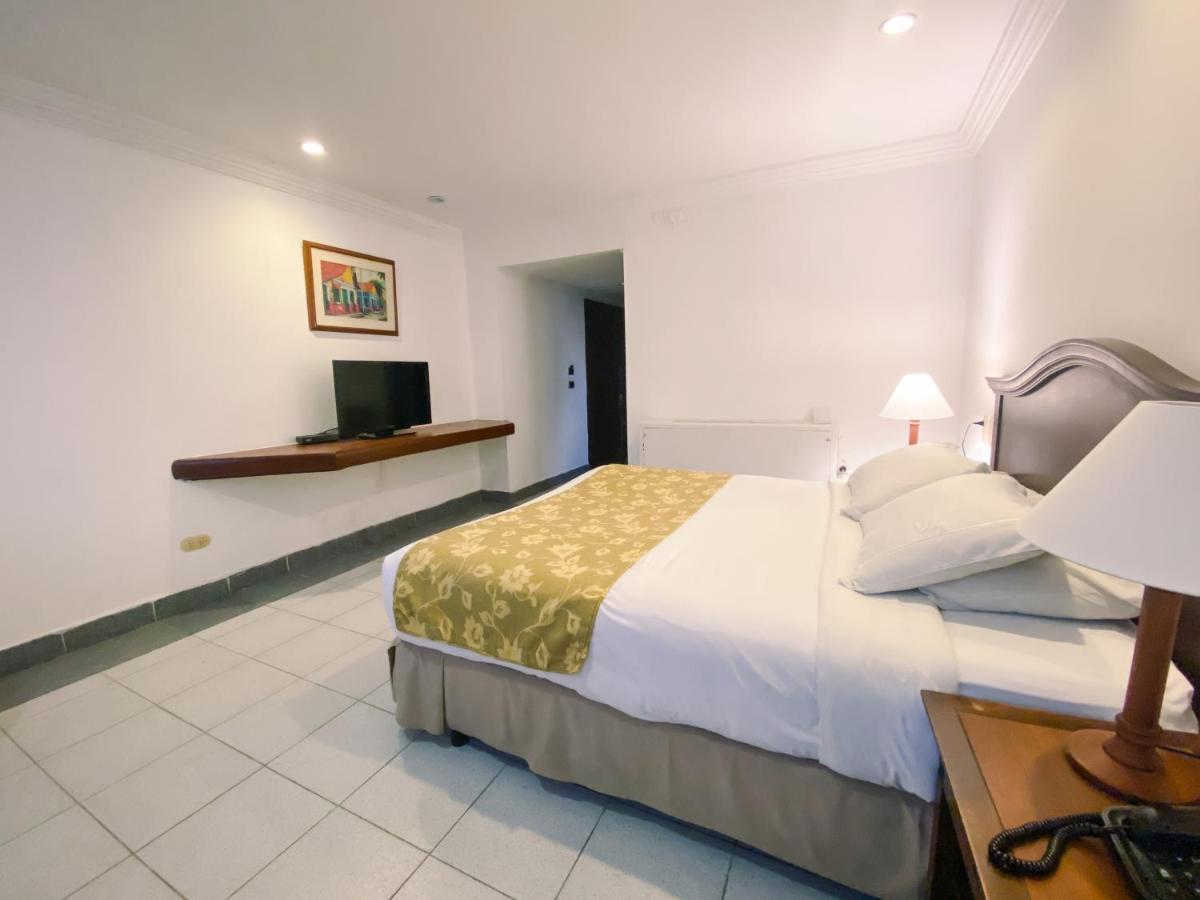 בארנקווילה Hotel Faranda Express Puerta Del Sol Barranquilla, A Member Of Radisson Individuals מראה חיצוני תמונה