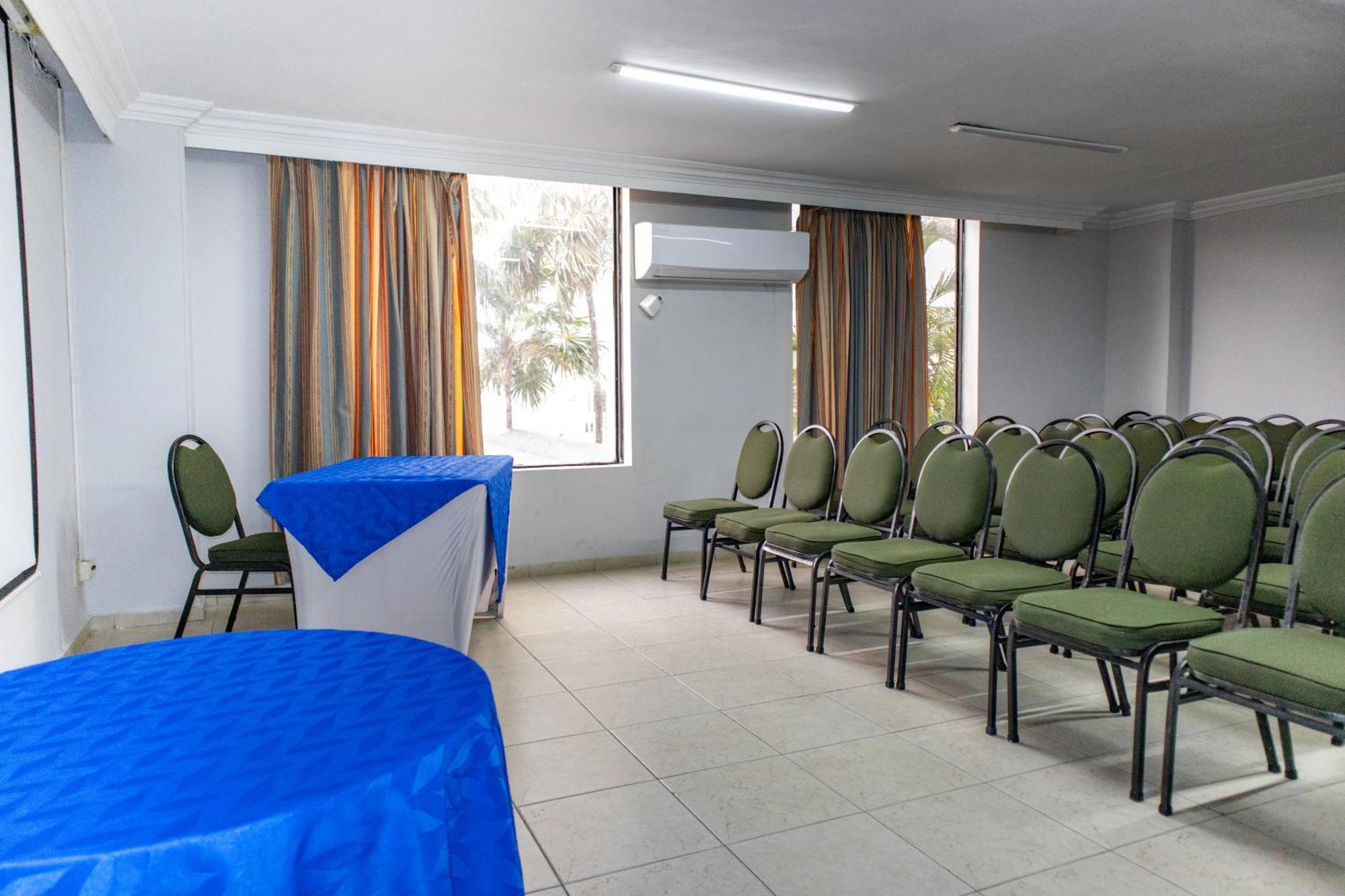 בארנקווילה Hotel Faranda Express Puerta Del Sol Barranquilla, A Member Of Radisson Individuals מראה חיצוני תמונה